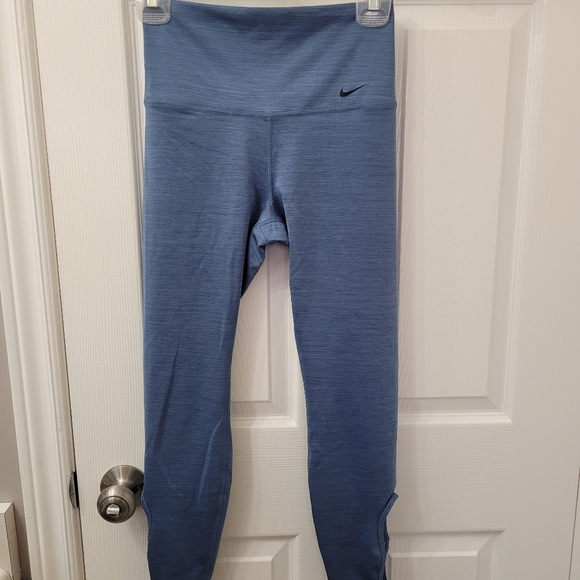 Nike crop leggings - Picture 1 of 2
